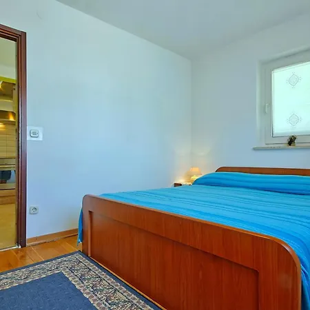 With Parking Space - 22649 Umag