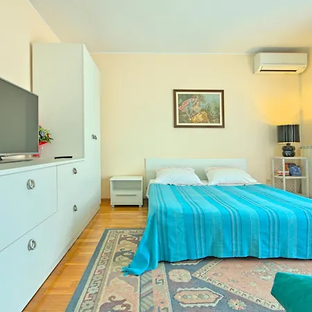 With Parking Space - 22649 Apartament